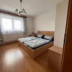 V Brdech S Bazenem, Infra Saunou A Vybavenim Willa Mala Viska