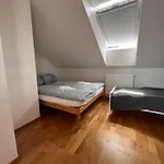 V Brdech S Bazenem, Infra Saunou A Vybavenim