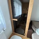 V Brdech S Bazenem, Infra Saunou A Vybavenim