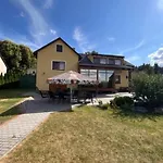V Brdech S Bazenem, Infra Saunou A Vybavenim Willa *