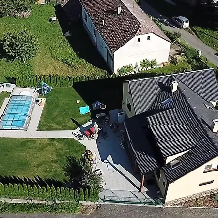 Willa V Brdech S Bazenem, Infra Saunou A Vybavenim Mala Viska