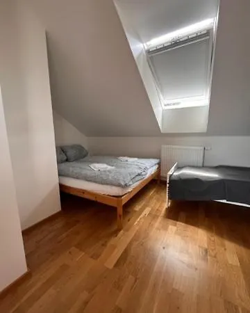 V Brdech S Bazénem, Infra Saunou A Vybavením