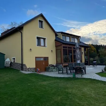 V Brdech S Bazénem, Infra Saunou A Vybavením Mala Viska