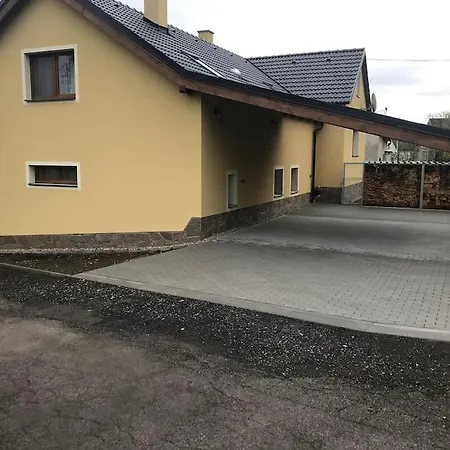 Villa V Brdech S Bazénem, Infra Saunou A Vybavením Mala Viska