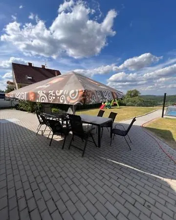 V Brdech S Bazénem, Infra Saunou A Vybavením *