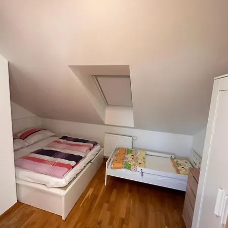V Brdech S Bazenem, Infra Saunou A Vybavenim Willa