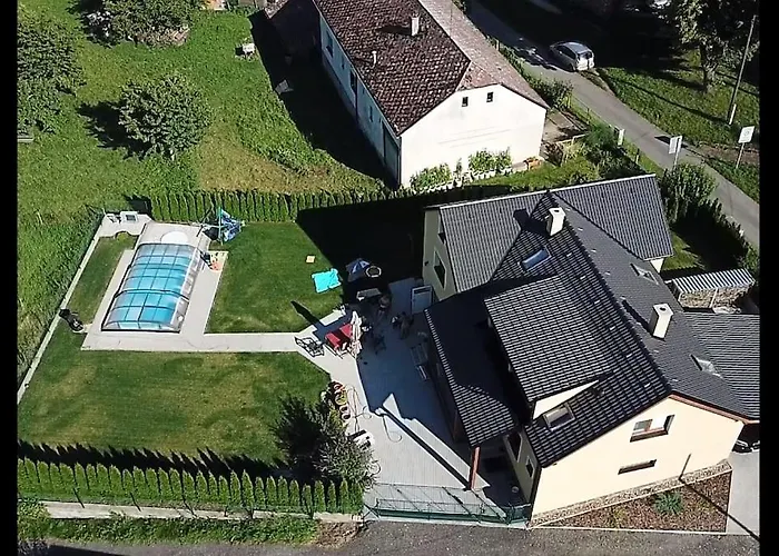 Willa V Brdech S Bazenem, Infra Saunou A Vybavenim Mala Viska