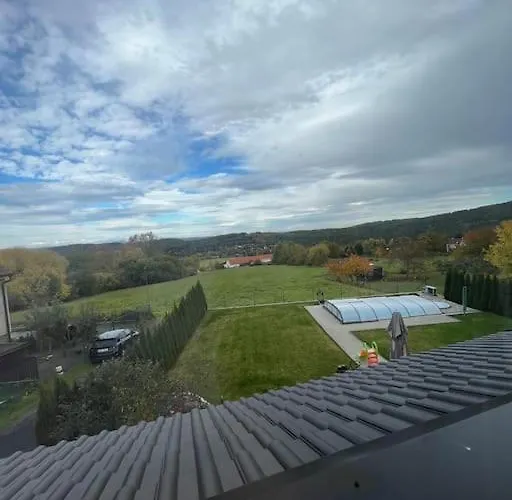 V Brdech S Bazenem, Infra Saunou A Vybavenim *