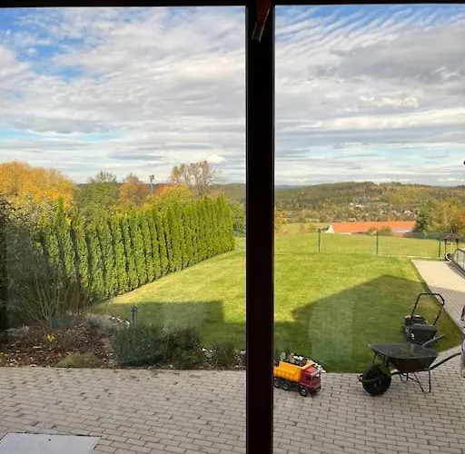 V Brdech S Bazenem, Infra Saunou A Vybavenim Mala Viska