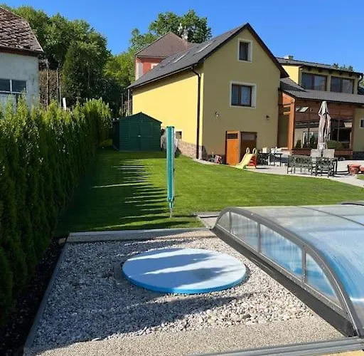 V Brdech S Bazenem, Infra Saunou A Vybavenim Willa Mala Viska