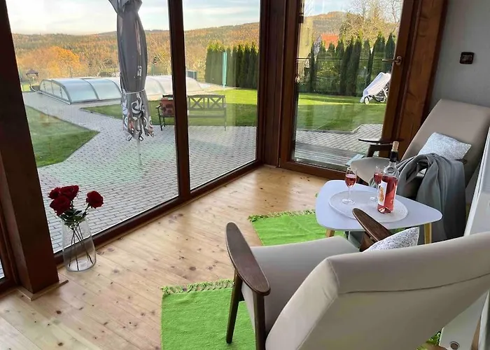 V Brdech S Bazenem, Infra Saunou A Vybavenim Mala Viska