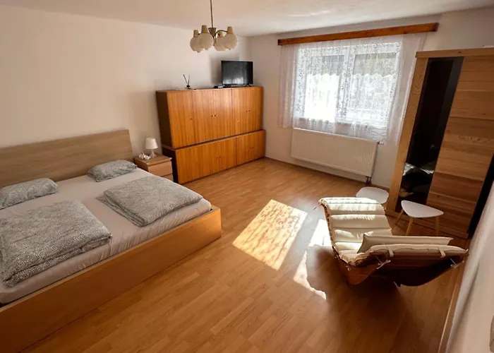 V Brdech S Bazenem, Infra Saunou A Vybavenim Willa Mala Viska