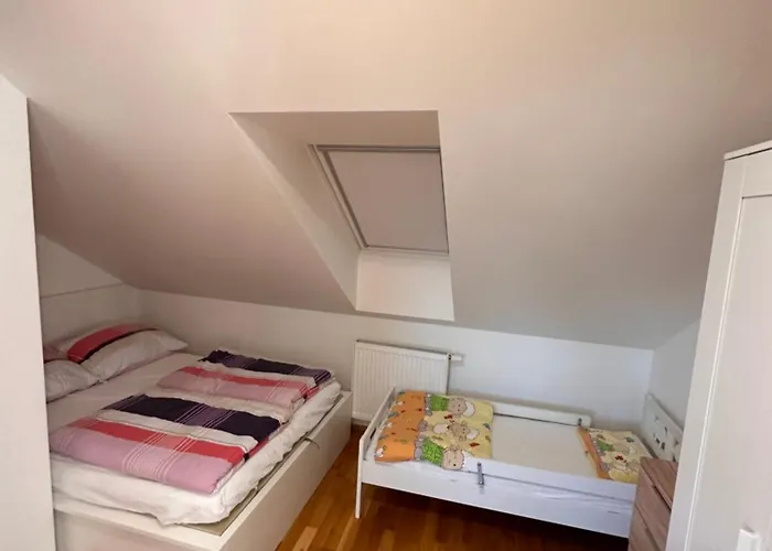 V Brdech S Bazenem, Infra Saunou A Vybavenim Willa