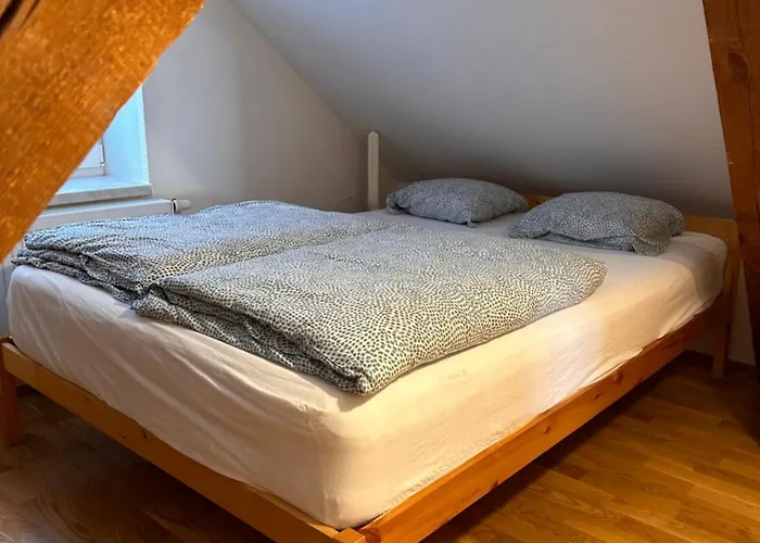 V Brdech S Bazenem, Infra Saunou A Vybavenim