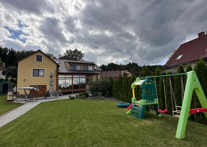 V Brdech S Bazenem, Infra Saunou A Vybavenim Willa Mala Viska