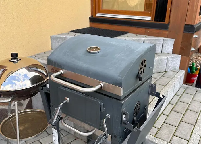 V Brdech S Bazenem, Infra Saunou A Vybavenim Mala Viska