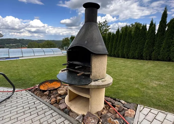 V Brdech S Bazenem, Infra Saunou A Vybavenim Willa *